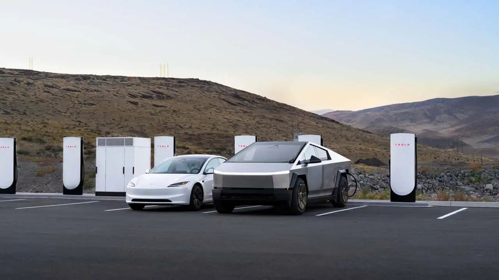 Πρεμιέρα για τους νέους υπερφορτιστές V4 500 kW της Tesla